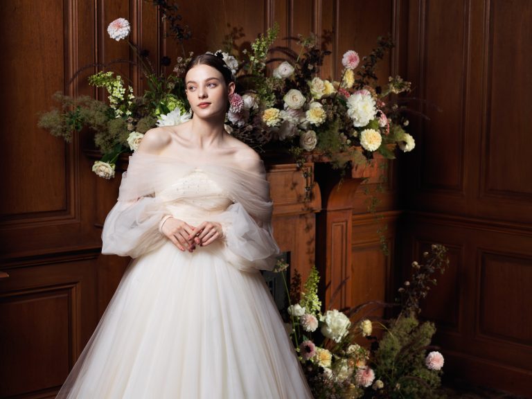 BELLES ANNEES with embroidery　03ｰ70511 Stephan Rolland　ステファンローラン　ウェディングドレス　weddingdress wedding dress ウェディング　袖付きドレス