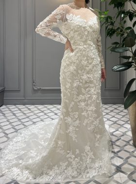 【新作ドレスをご紹介】優しく上品に着たい方にお勧め！Elie Saab(エリー・サーブ)のマーメイドドレス