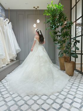 おすすめドレスのご紹介=ELIE SAAB(エリー・サーブ)で叶える大人フェミニンコーディネート=